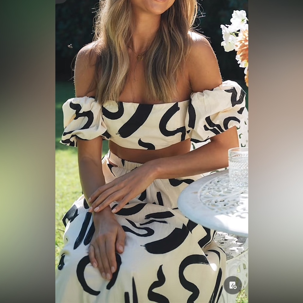 Cherly’s Two Piece Bubble Sleeve B&W set with crop top and maxi skirt
